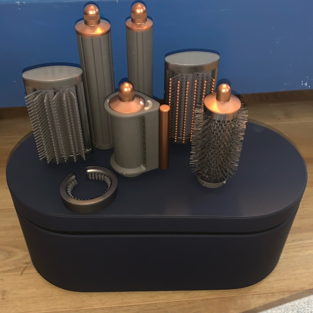 Never used extra Dyson air wrap parts!